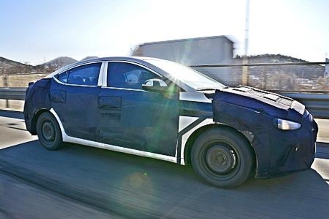 YEN 2016 HYUNDA ELANTRA LK KAMUFLAJLI RESMLER