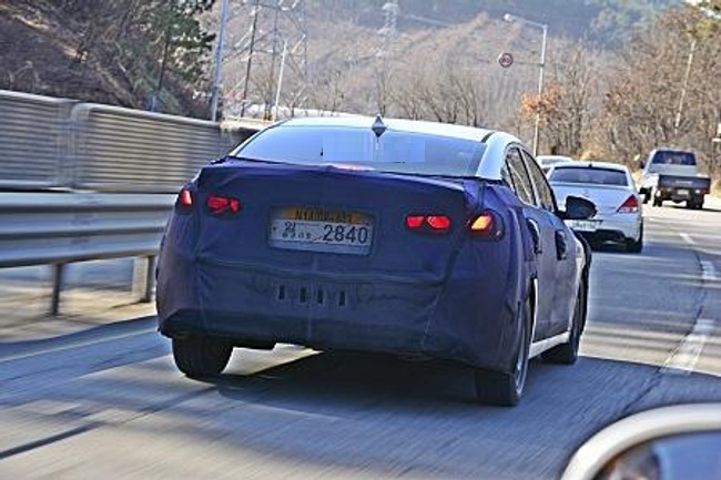 YEN 2016 HYUNDA ELANTRA LK KAMUFLAJLI RESMLER