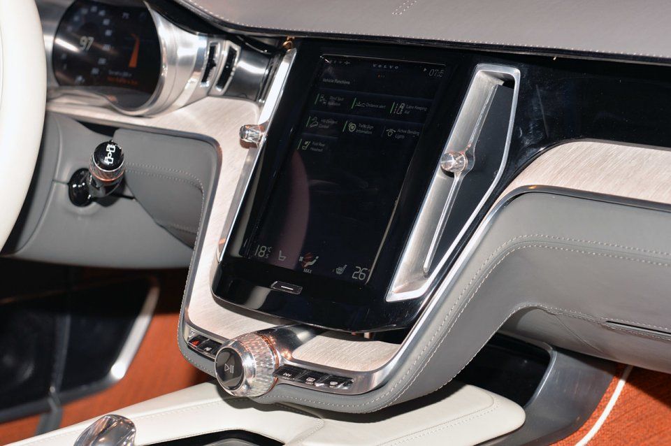VOLVO CONCEPT ESTATE CENEVRE RESM GALERS