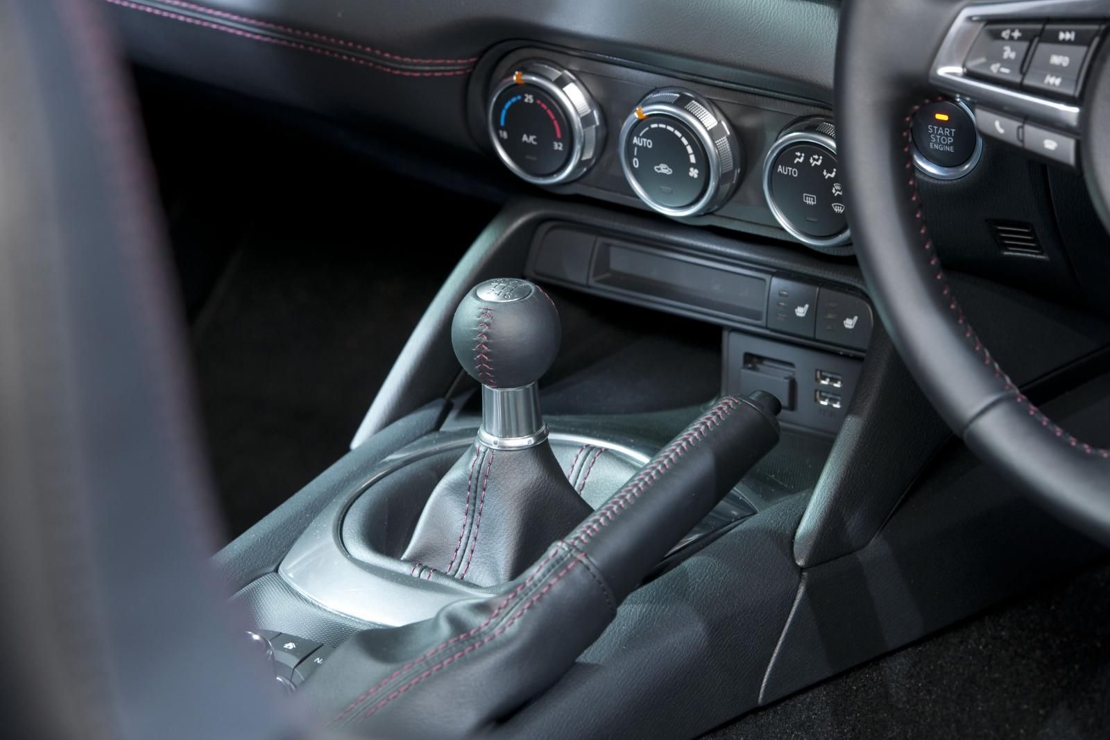 YEN 2015 MAZDA MX-5 LK RESM GALERS