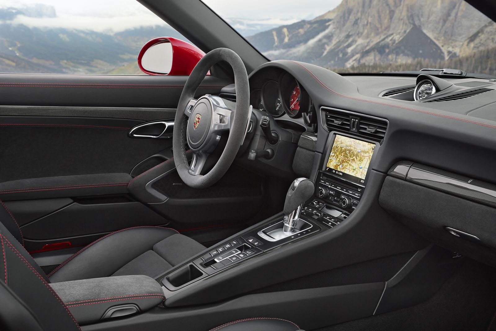 YEN 2015 PORSCHE 911 TARGA 4 GTS RESM GALERS