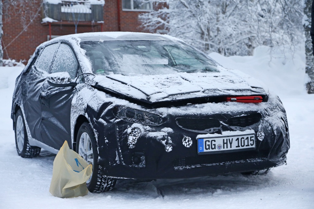 YEN MAKYAJLI 2015 KA CEE'D KAMUFLAJLI RESM GALERS