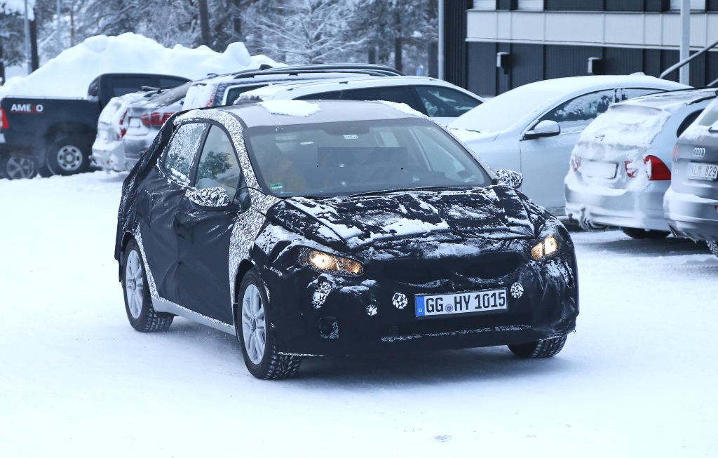 YEN MAKYAJLI 2015 KA CEE'D KAMUFLAJLI RESM GALERS