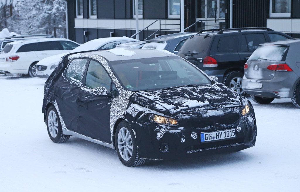 YEN MAKYAJLI 2015 KA CEE'D KAMUFLAJLI RESM GALERS