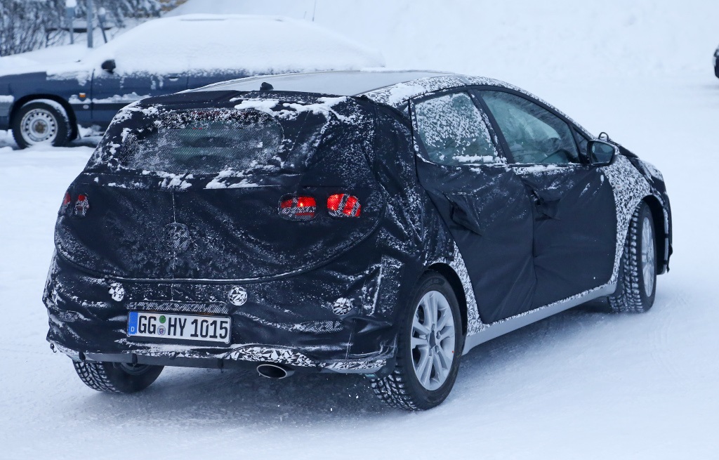 YEN MAKYAJLI 2015 KA CEE'D KAMUFLAJLI RESM GALERS