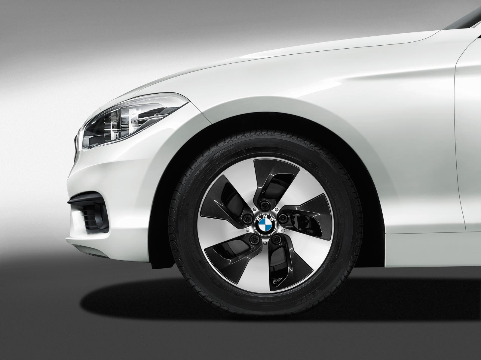 YEN 2015 MAKYAJLI BMW 1 SERS DETAYLI RESM GALERS
