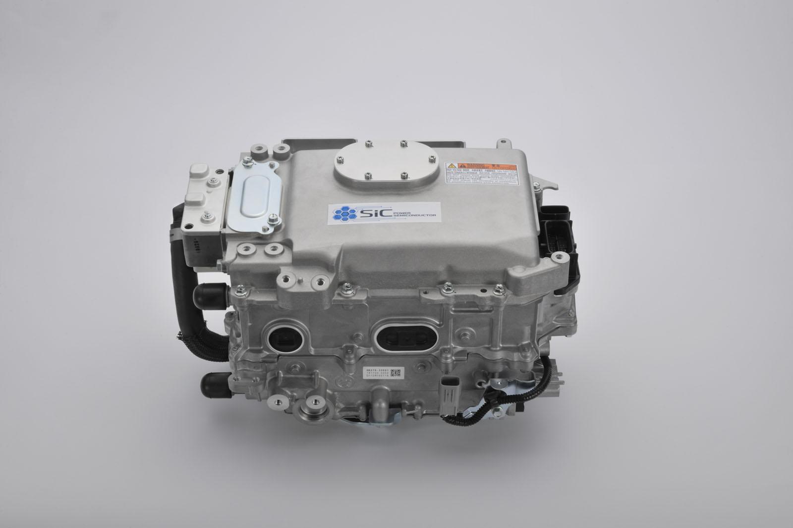 TOYOTA CAMRY HYBRID SIC PROTOTP RESM GALERS