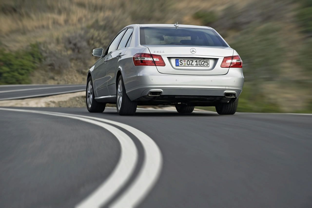 MERCEDES E SEDAN (2010)
