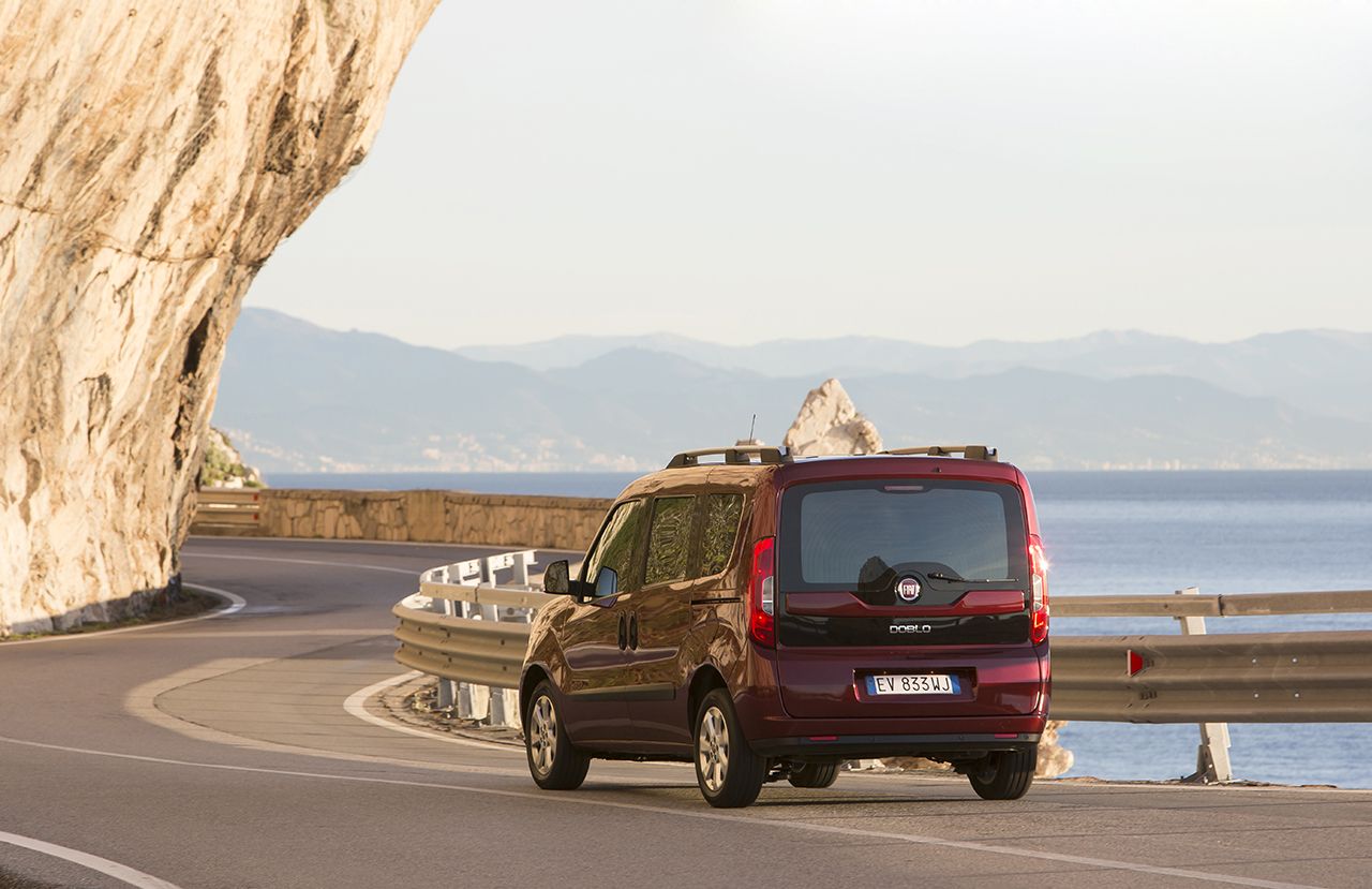 YEN� 2015 F�AT DOBLO T�RK�YE'DE RES�M GALER�S�