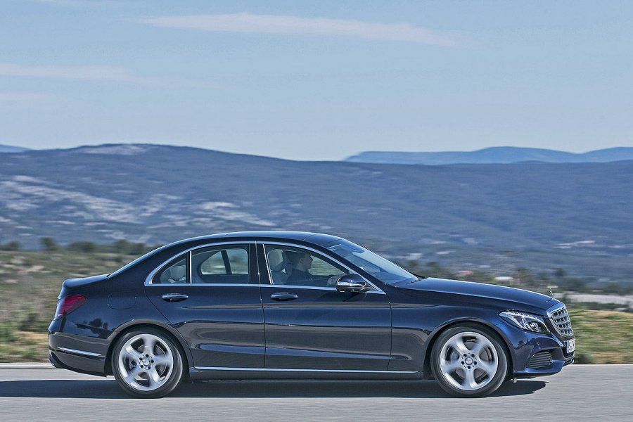 YEN MERCEDES C SERS AVRUPA YOLLARINDA RESM GALERS