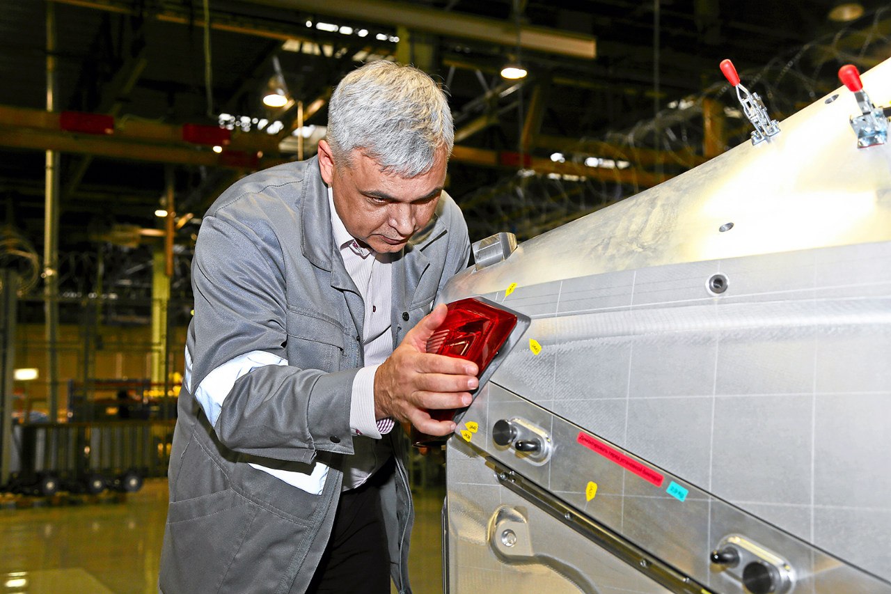 YEN� LADA VESTA �RET�M RES�M GALER�S�