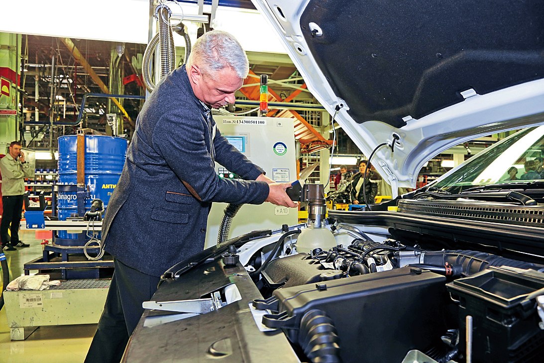 YEN� LADA VESTA �RET�M RES�M GALER�S�