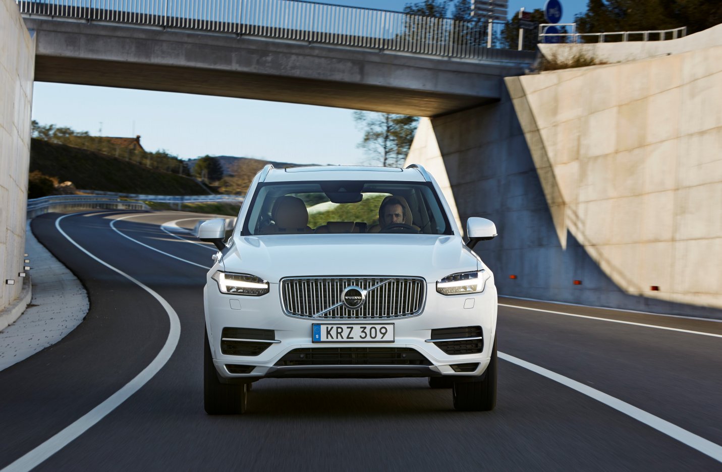 YEN� 2015 VOLVO XC90'NIN �ZEL RES�M GALER�S�