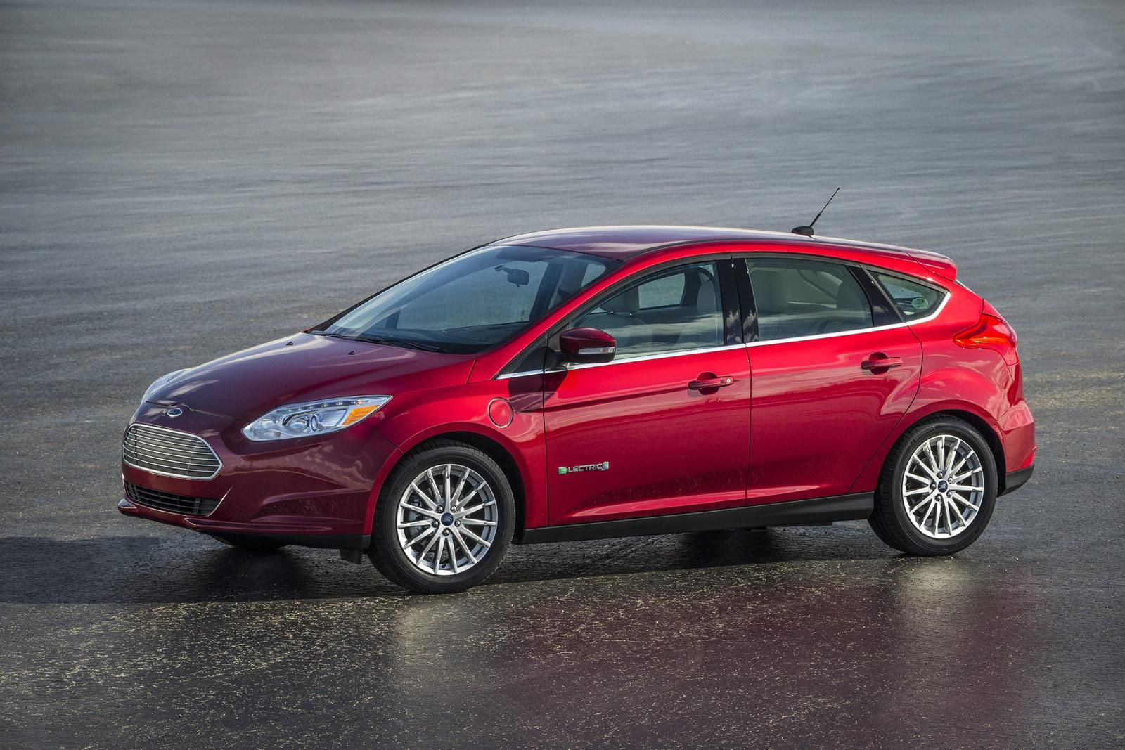 YEN 2015 FORD FOCUS ELECTRC AMERKAN VERSYON RESM GALERS