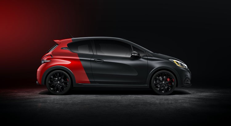 YEN� MAKYAJLI 2015 PEUGEOT 208'�N �LK RES�M GALER�S�