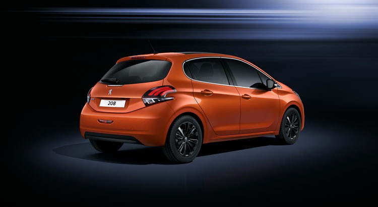 YEN� MAKYAJLI 2015 PEUGEOT 208'�N �LK RES�M GALER�S�