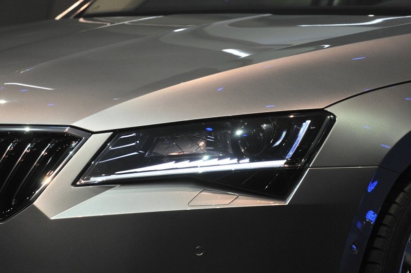 YEN� SKODA SUPERB LANSMAN RES�M GALER�S�