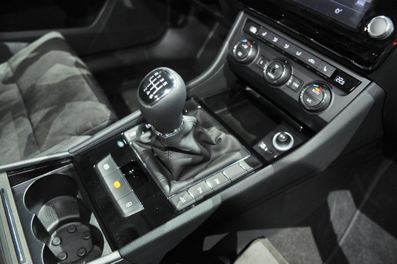 YEN� SKODA SUPERB LANSMAN RES�M GALER�S�