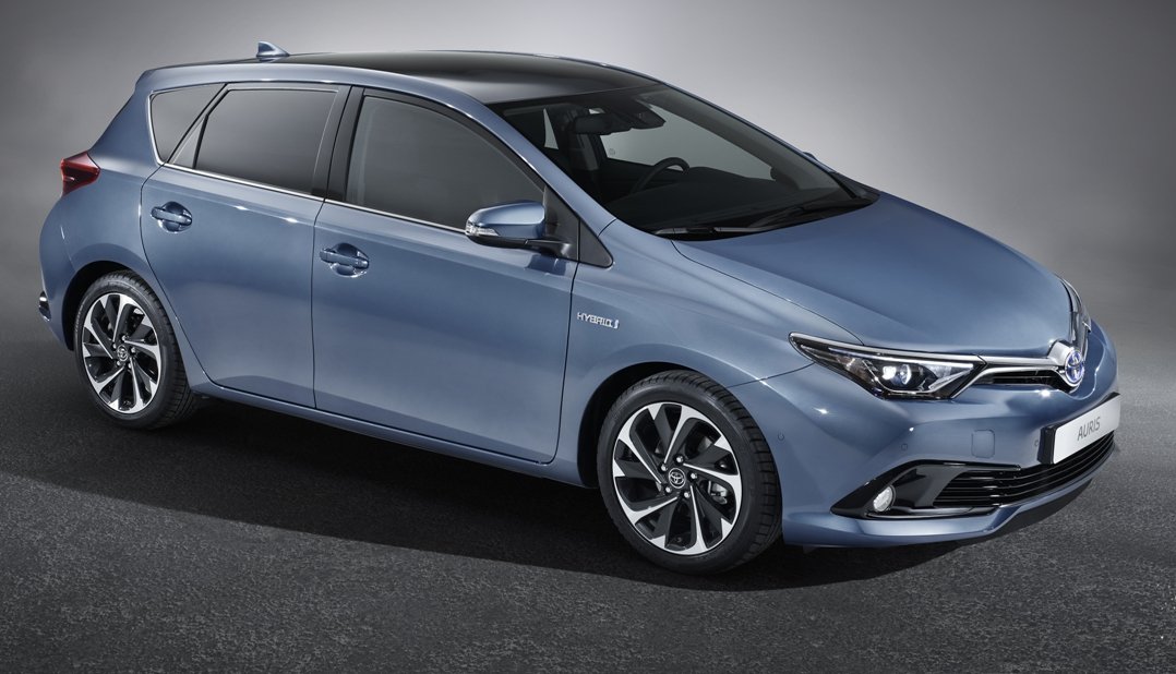 YEN� MAKYAJLI 2015 TOYOTA AUR�S RES�M GALER�S�