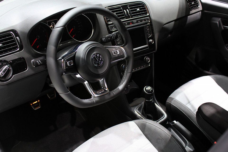 YEN MAKYAJLI VOLKSWAGEN POLO R-LNE CENEVRE RESM GALERS
