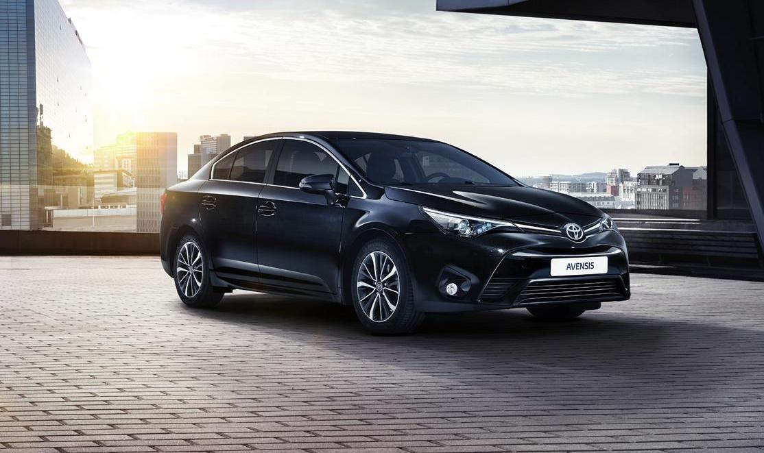 YEN� 2015 MAKYAJLI TOYOTA AVENS�S DETAYLI RES�M GALER�S�