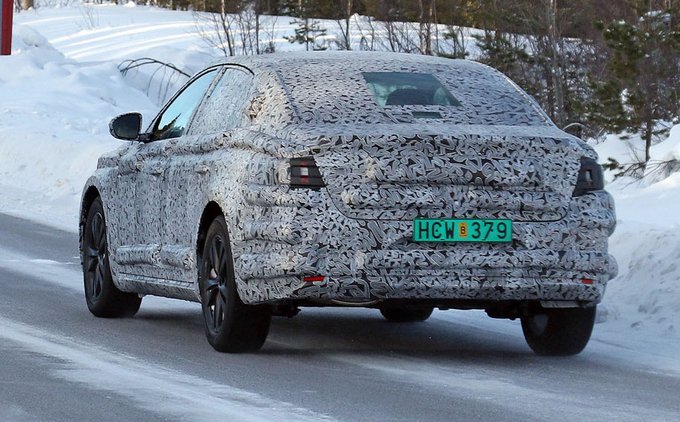 YEN� 2016 RENAULT LAGUNA �LK KAMUFLAJLI RES�M GALER�S�