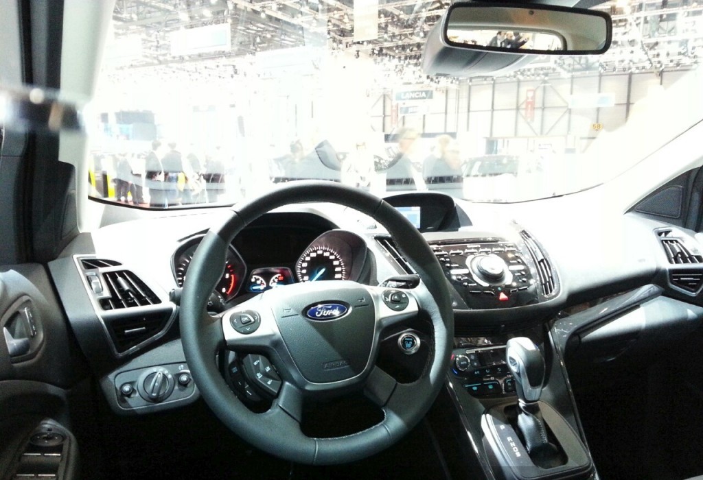 FORD KUGA T�TAN�UM X SPORT CENEVRE RES�M GALER�S�