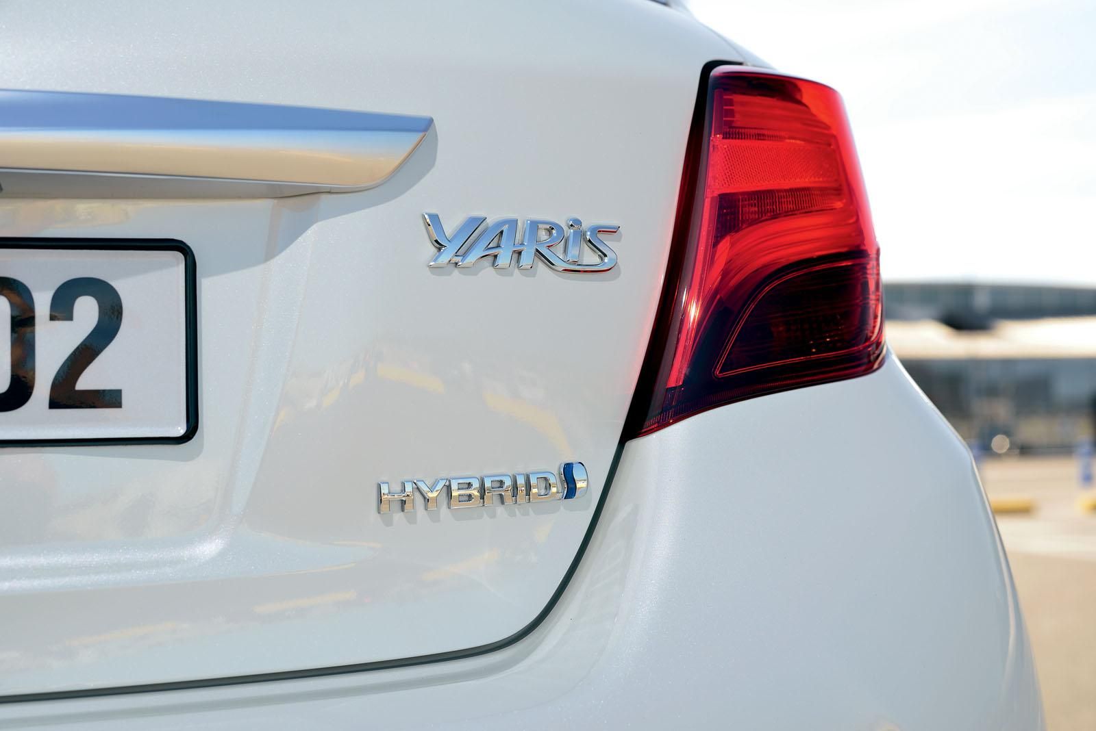 YEN 2015 MAKYAJLI TOYOTA YARS DETAYLI RESM GALERS