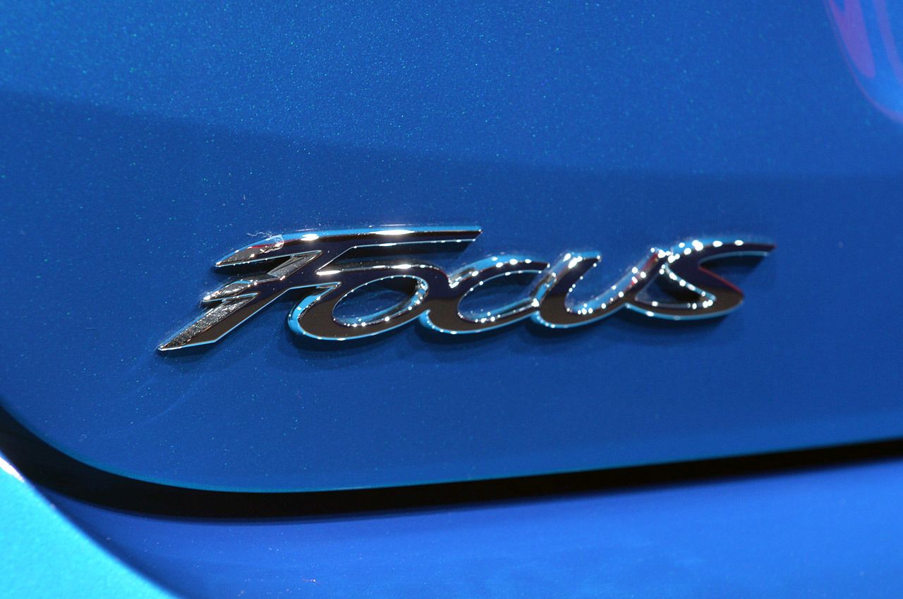 YEN MAKYAJLI FORD FOCUS SEDAN NEW YORK FUARI RESM GALERS