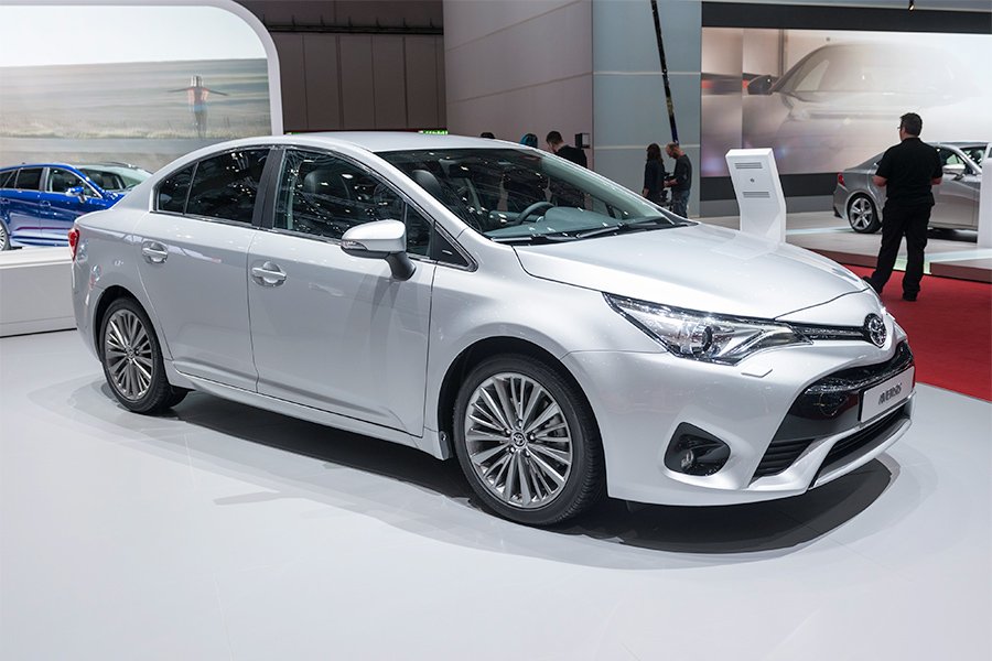 YEN� TOYOTA AVENS�S 2015 CENEVRE RES�M GALER�S�