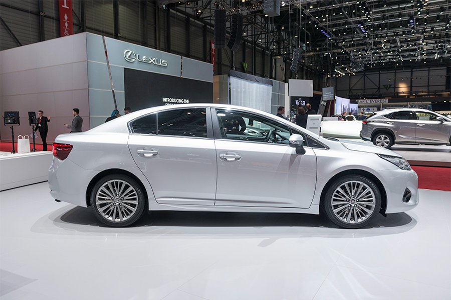 YEN� TOYOTA AVENS�S 2015 CENEVRE RES�M GALER�S�