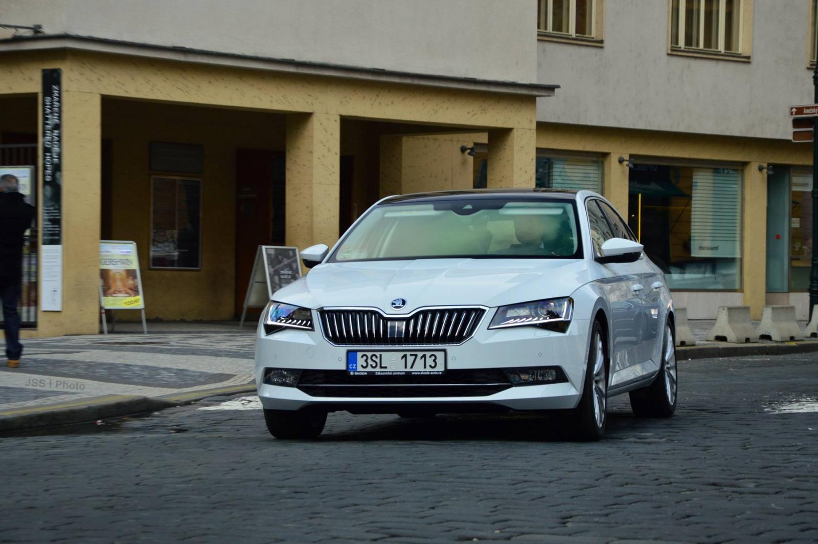 YEN� 2015 SKODA SUPERB PRAG YOLLARINDA RES�M GALER�S�