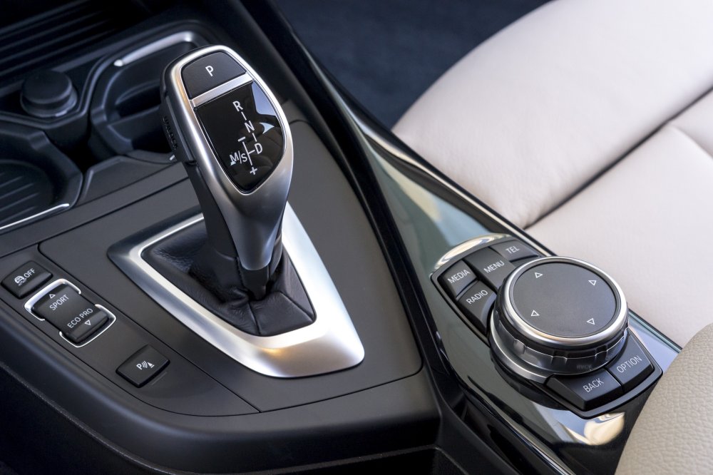 YEN� 2015 BMW 1 SER�S� HATCHBACK AYRINTILI RES�M GALER�S�