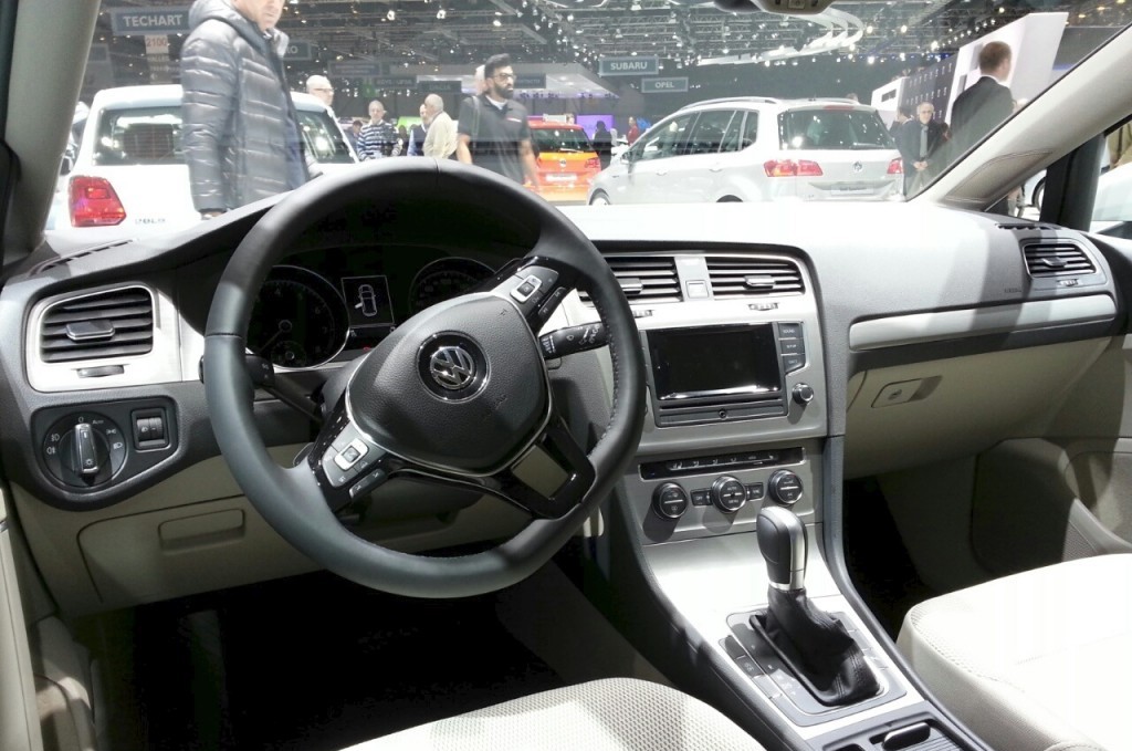 VW GOLF 1.0 TSI BLUEMOT�ON CENEVRE FUARI RES�M GALER�S�