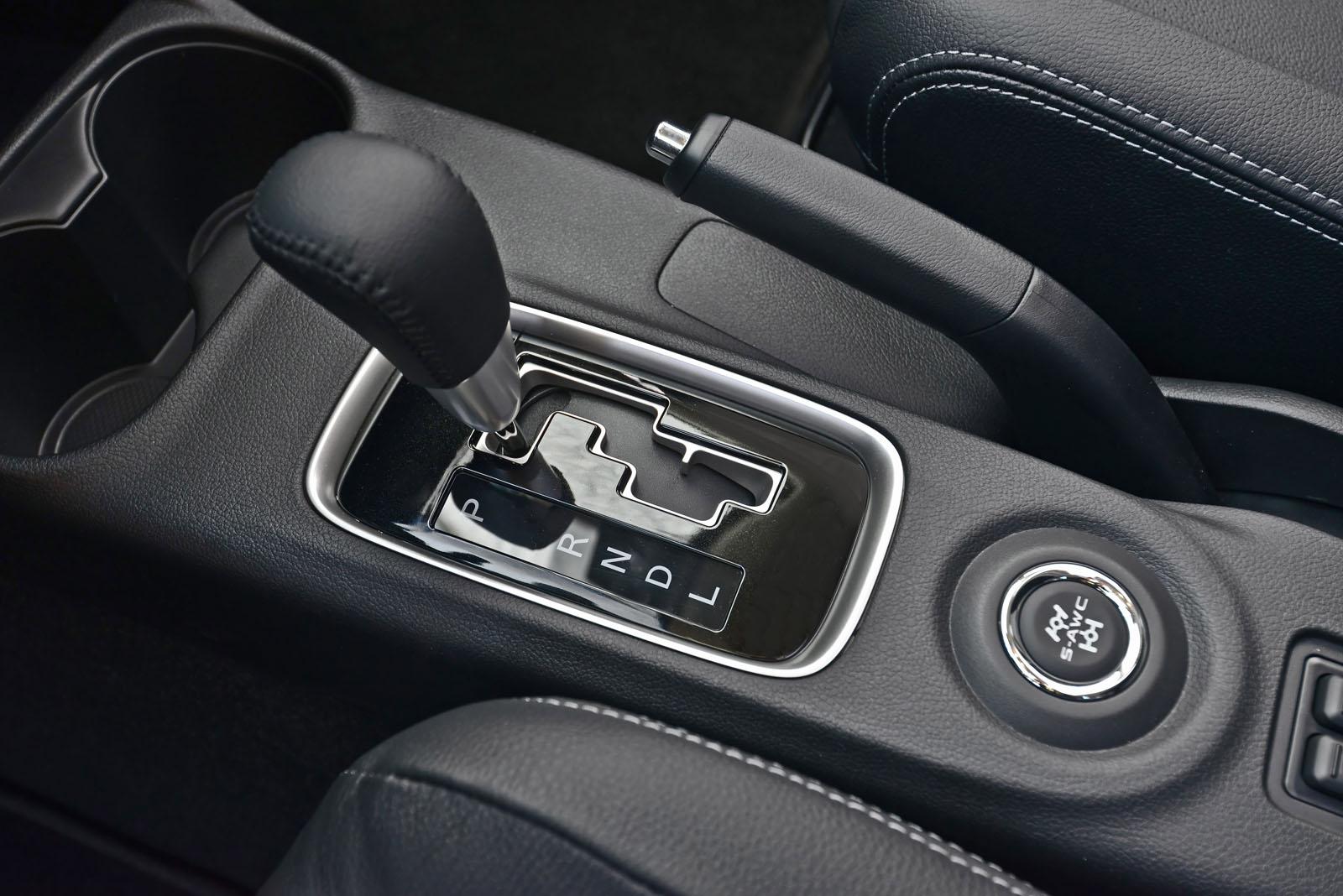 YEN� 2016 M�TSUB�SH� OUTLANDER DETAYLI RES�M GALER�S�