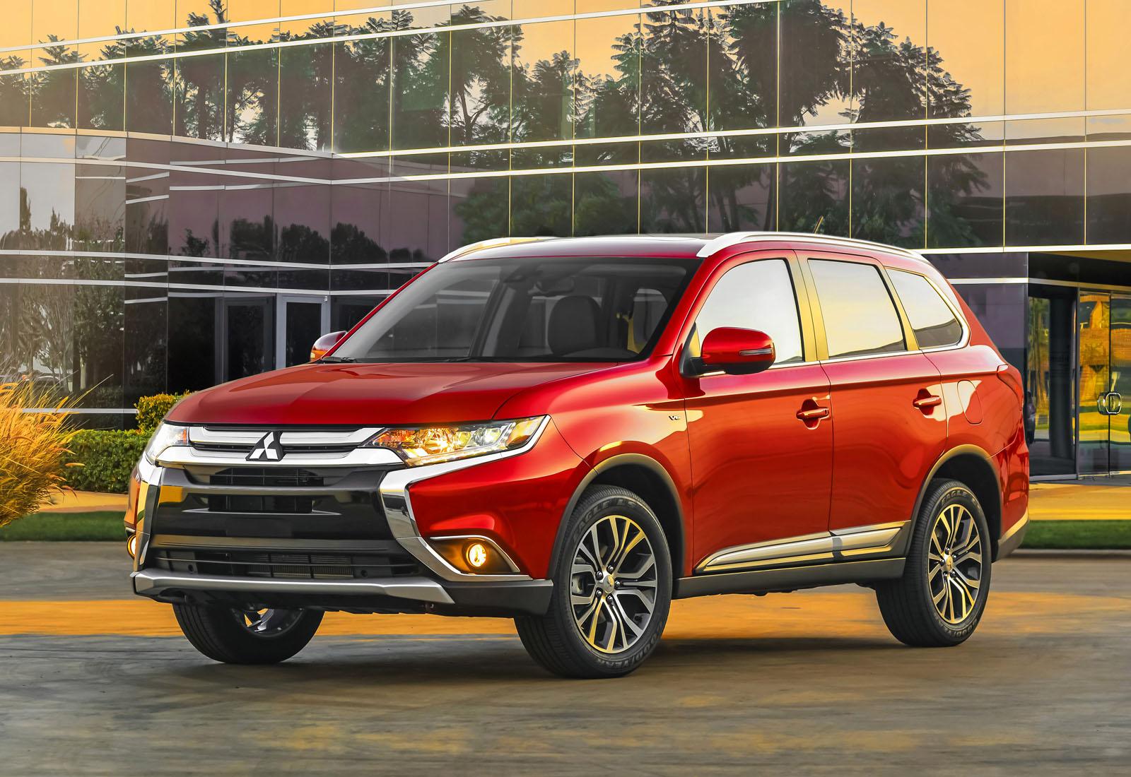 YEN� 2016 M�TSUB�SH� OUTLANDER DETAYLI RES�M GALER�S�