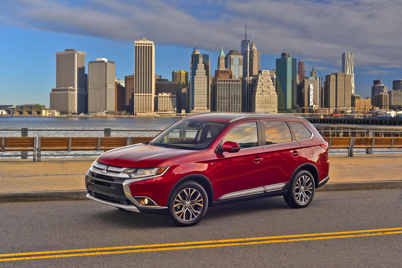 YEN� 2016 M�TSUB�SH� OUTLANDER DETAYLI RES�M GALER�S�