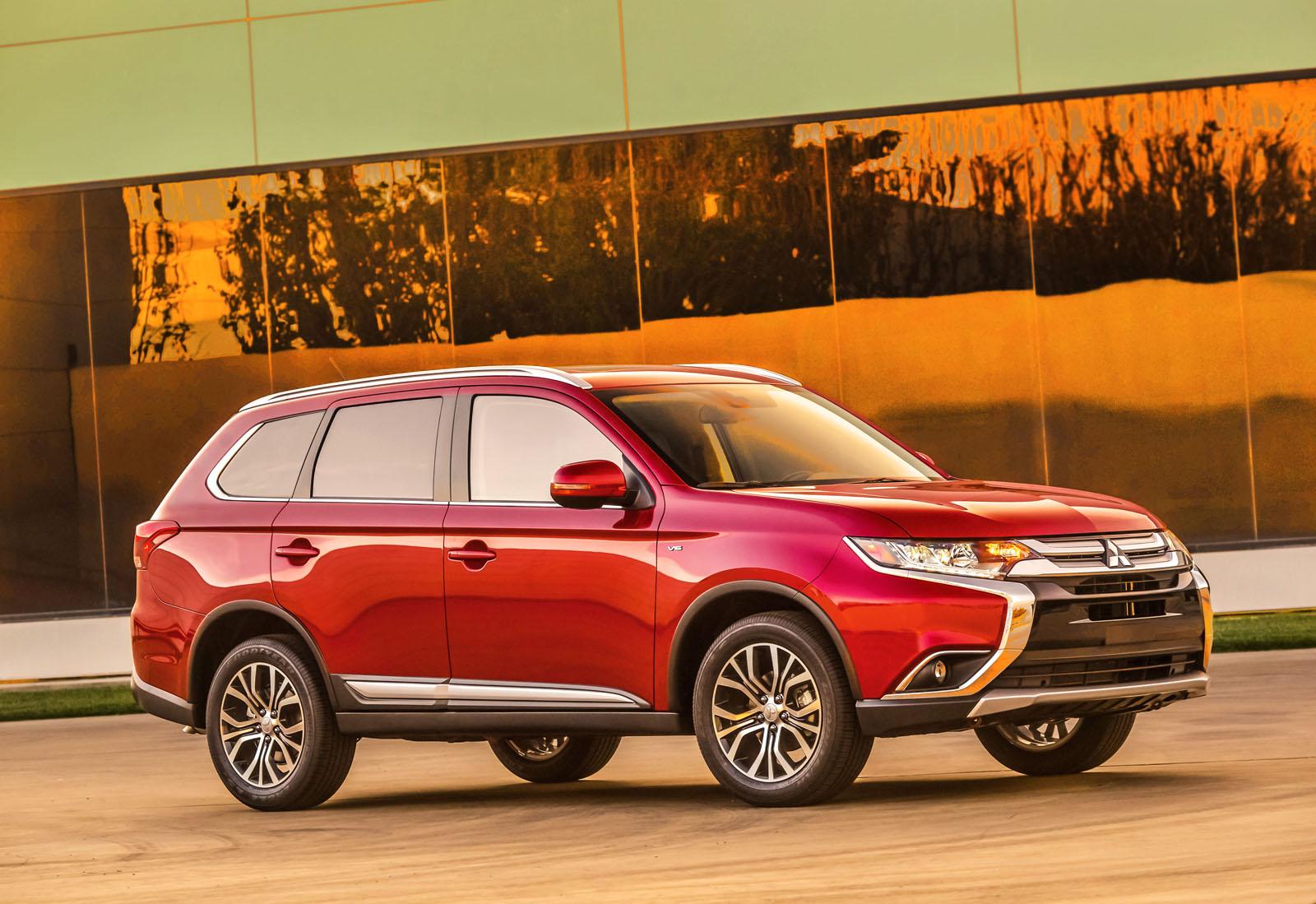 YEN� 2016 M�TSUB�SH� OUTLANDER DETAYLI RES�M GALER�S�