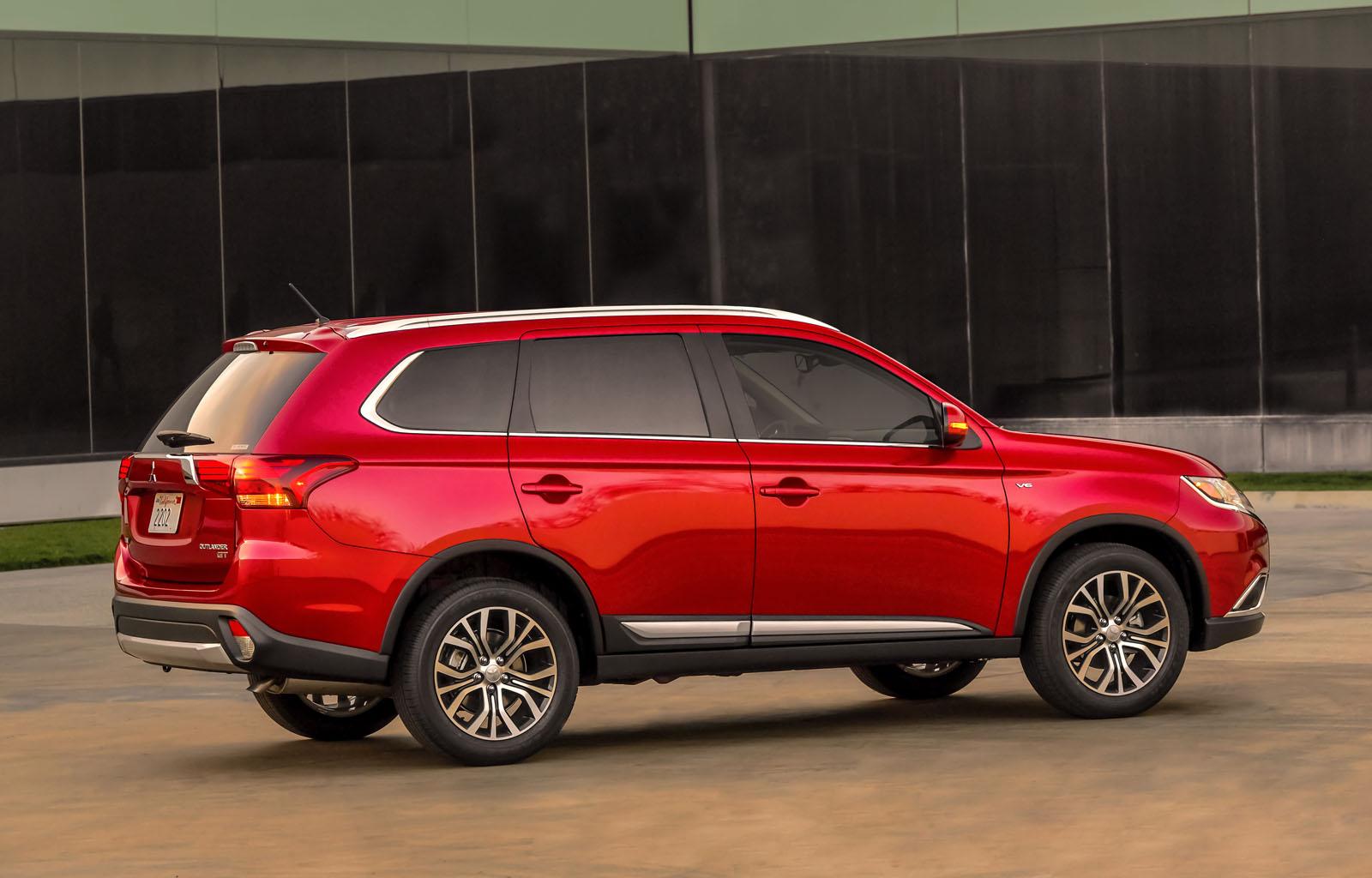 YEN� 2016 M�TSUB�SH� OUTLANDER DETAYLI RES�M GALER�S�