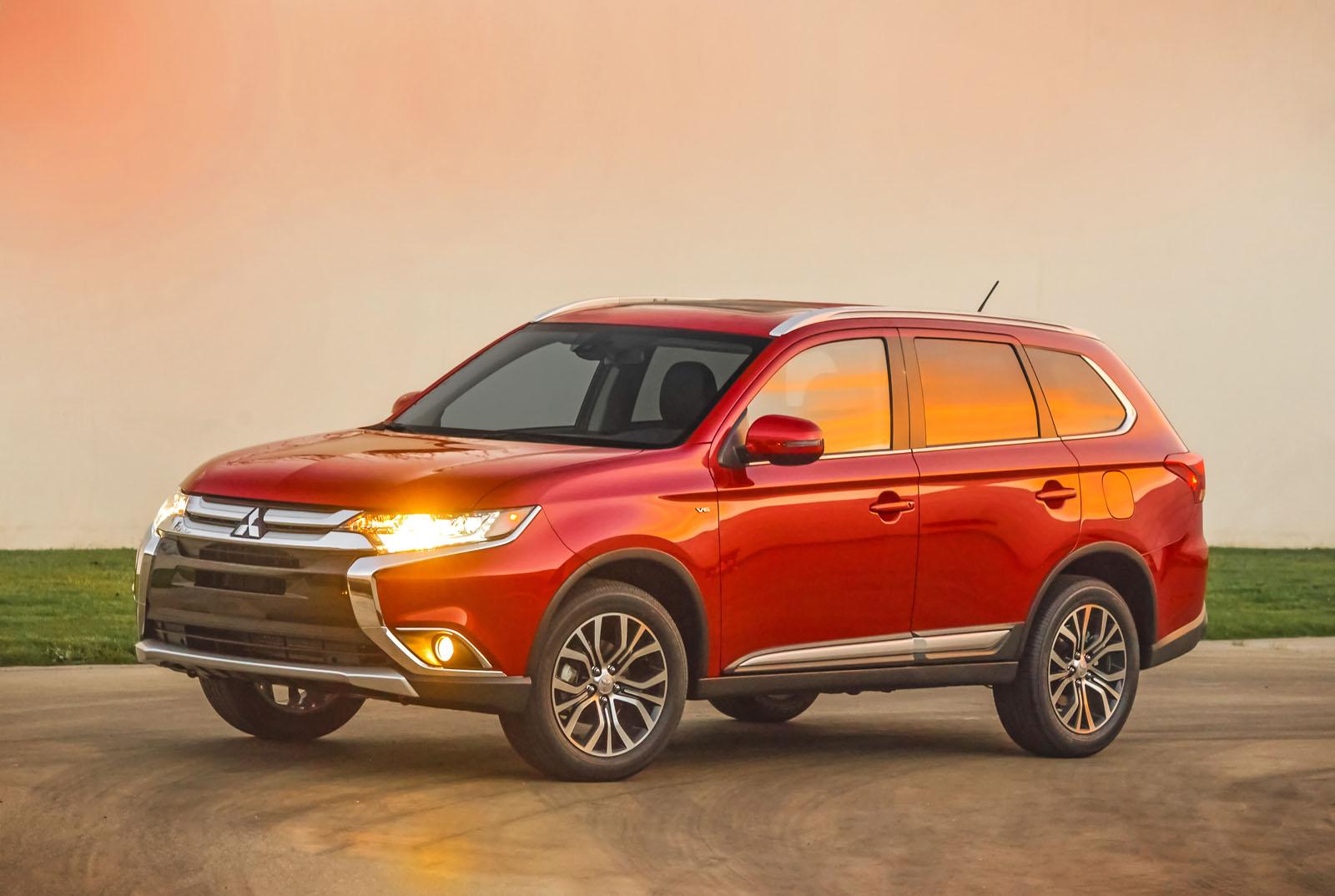 YEN� 2016 M�TSUB�SH� OUTLANDER DETAYLI RES�M GALER�S�
