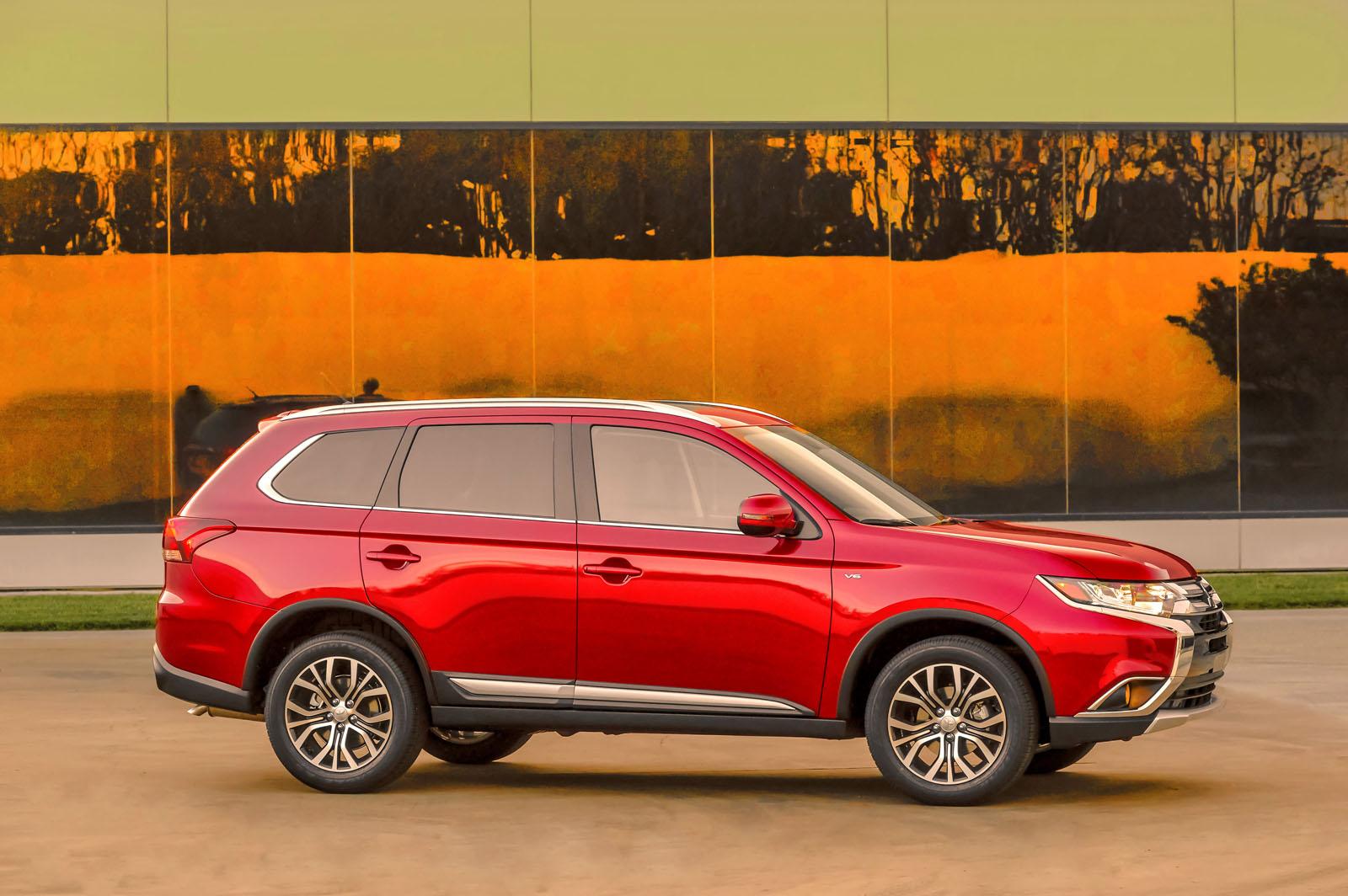 YEN� 2016 M�TSUB�SH� OUTLANDER DETAYLI RES�M GALER�S�