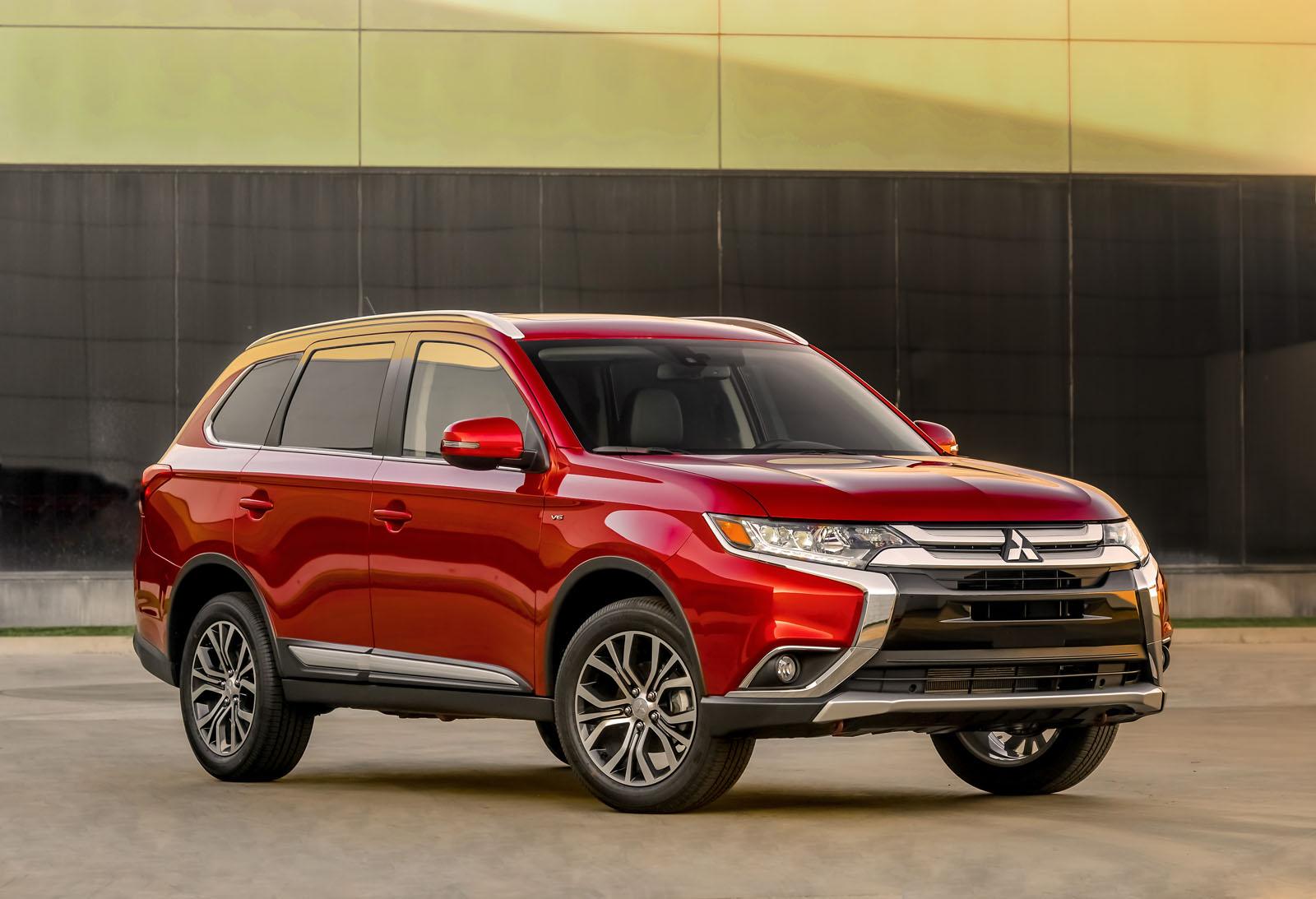 YEN� 2016 M�TSUB�SH� OUTLANDER DETAYLI RES�M GALER�S�