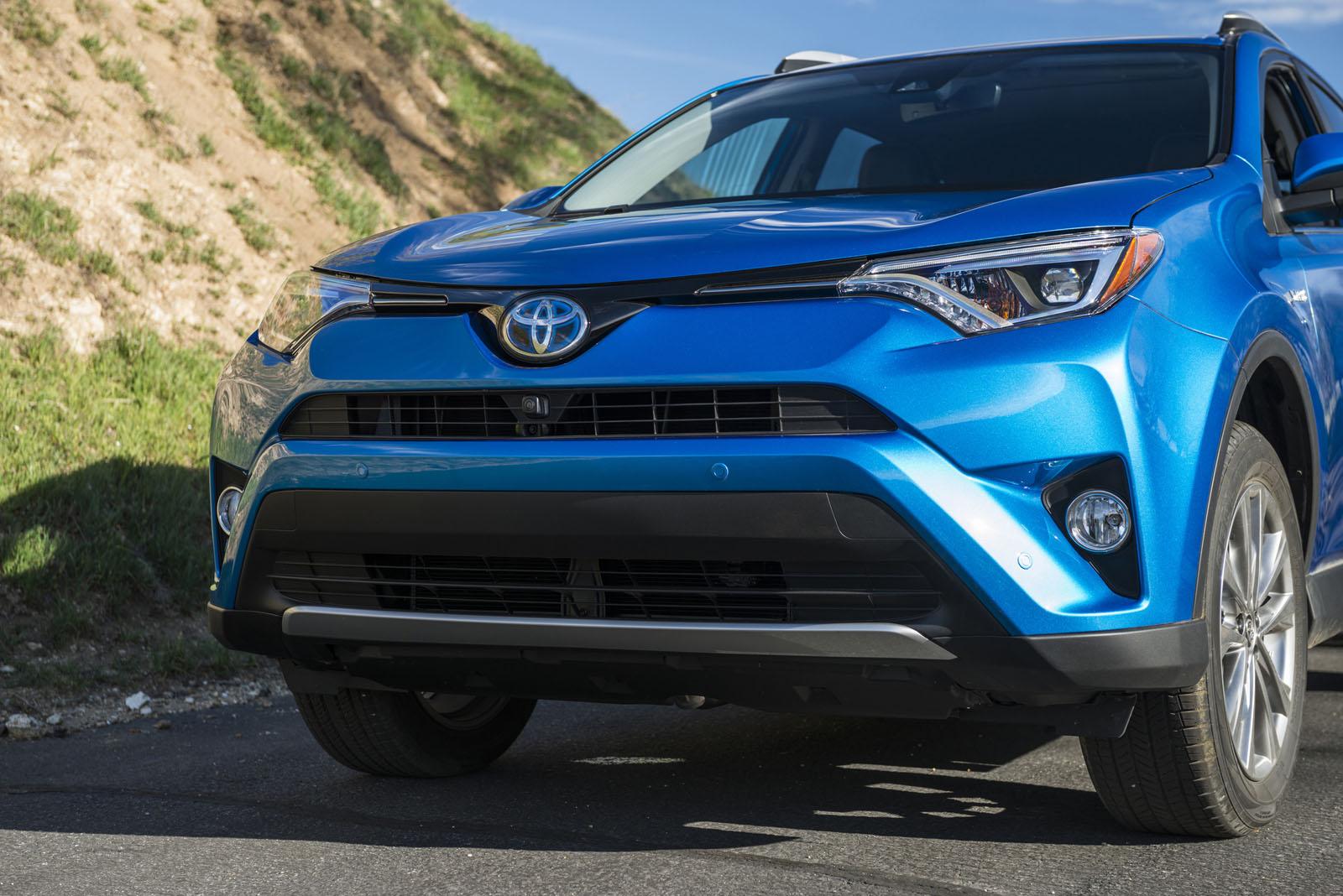 YEN� 2016 MAKYAJLI TOYOTA RAV4 HYBR�D RES�M GALER�S�