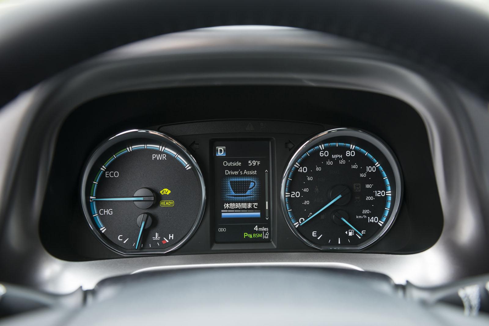 YEN� 2016 MAKYAJLI TOYOTA RAV4 HYBR�D RES�M GALER�S�