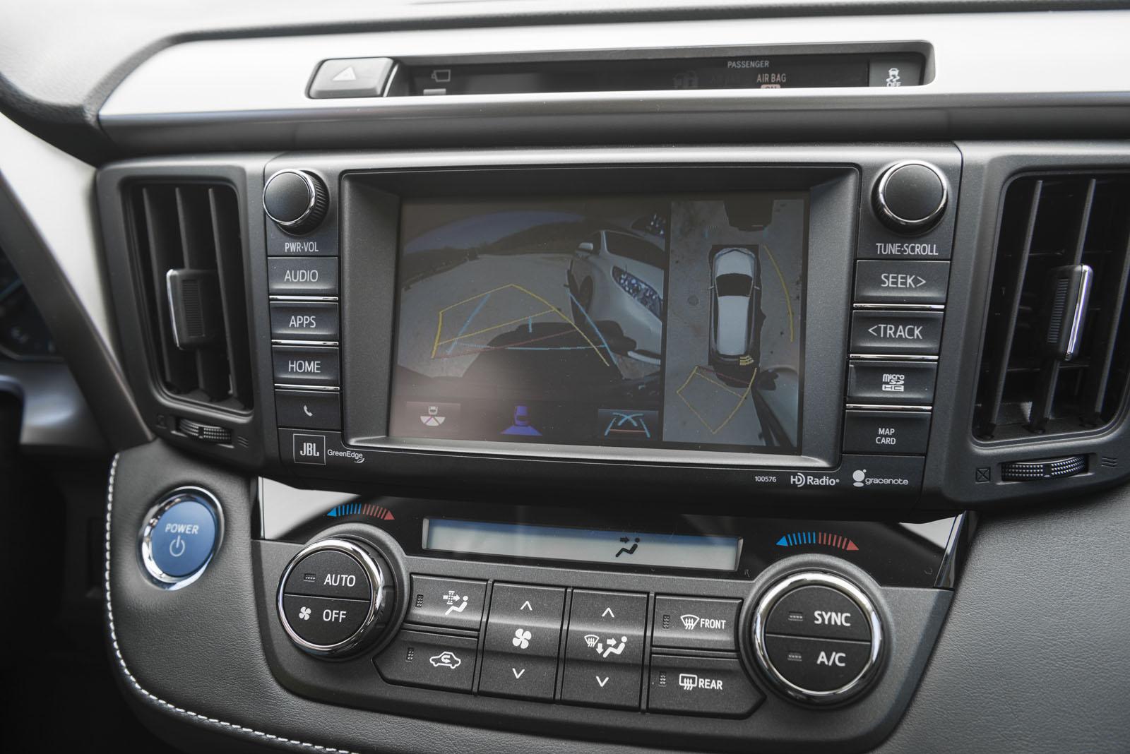 YEN� 2016 MAKYAJLI TOYOTA RAV4 HYBR�D RES�M GALER�S�