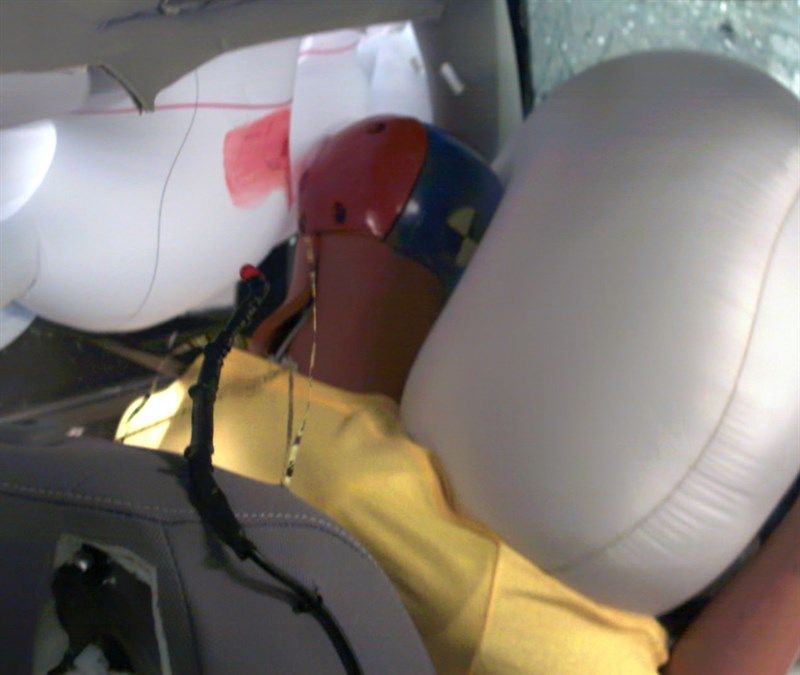 2014 TOYOTA COROLLA (AMERKAN VERSYON) IIHS SMALL OVERLAP GVENLK TEST RESM GALERS