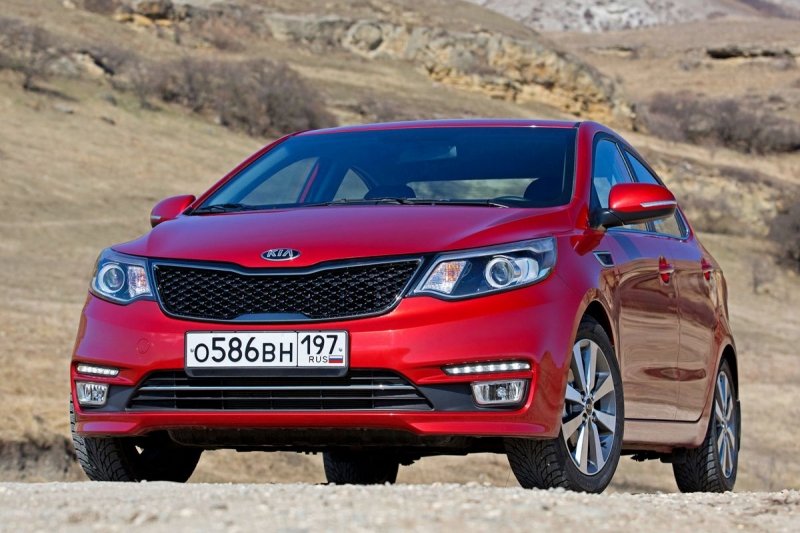 YEN� MAKYAJLI 2015 K�A R�O SEDAN RES�M GALER�S�