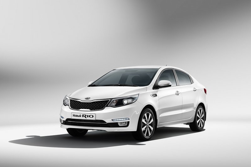 YEN� MAKYAJLI 2015 K�A R�O SEDAN RES�M GALER�S�