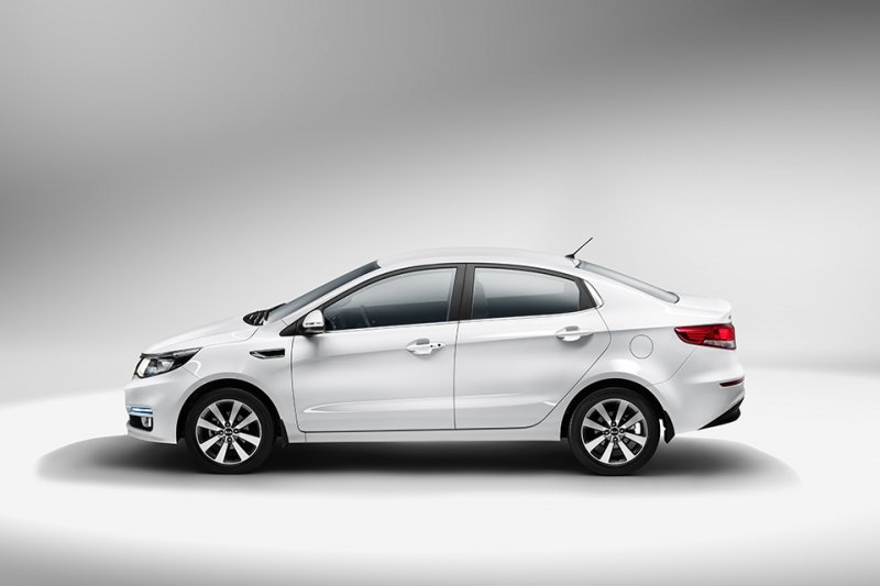 YEN� MAKYAJLI 2015 K�A R�O SEDAN RES�M GALER�S�