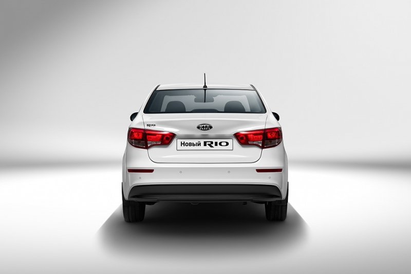 YEN� MAKYAJLI 2015 K�A R�O SEDAN RES�M GALER�S�